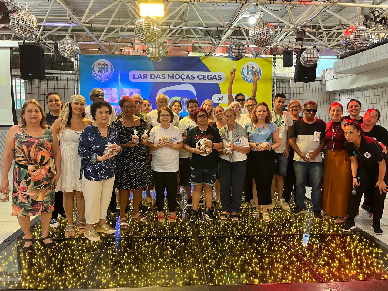 Dia Internacional do Voluntário | Lar das Moças Cegas
