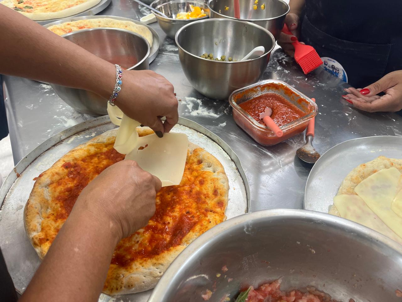 Aprendizado e inclusão na padaria do Lar | Lar das Moças Cegas